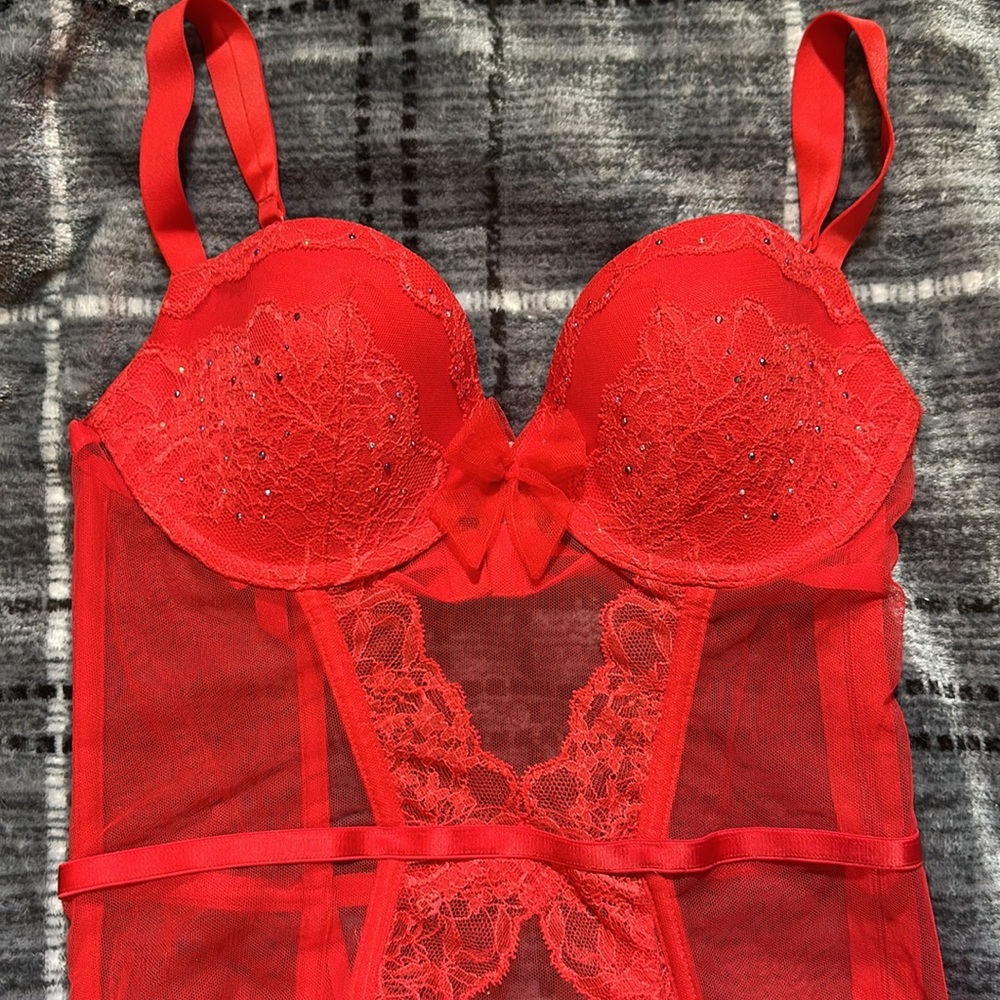 Victoria Secret Elegant Red Lace Bustier - Picture 3 of 6